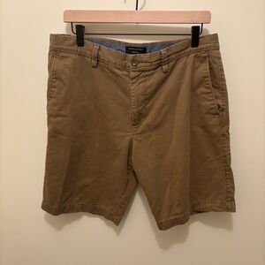 Banana Republic Aiden Shorts in tan